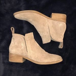 Dolce Vita Booties